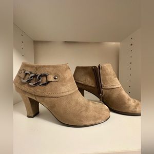 Ankle length tan booties